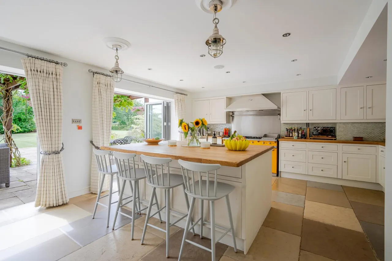 Chinnor Road, Bledlow Ridge, HP14, photo 22