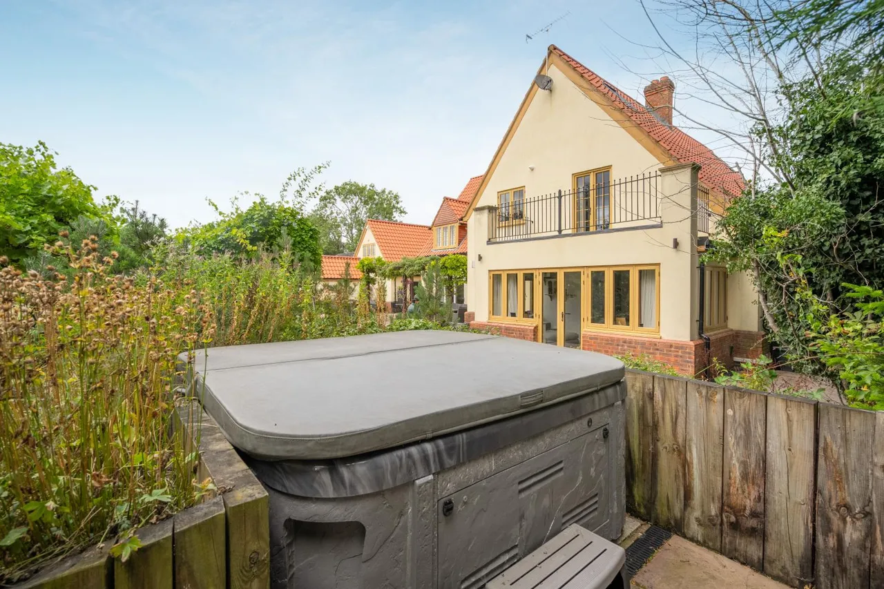 Chinnor Road, Bledlow Ridge, HP14, photo 9