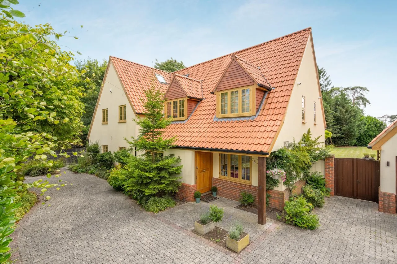 Chinnor Road, Bledlow Ridge, HP14, photo 13