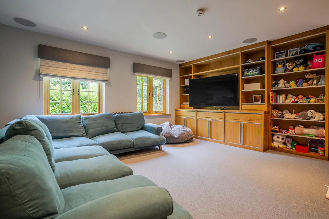 Chinnor Road, Bledlow Ridge, HP14, photo 17