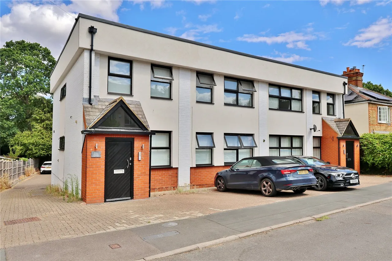 1 bed flat for sale, Copse Road, St. John's, GU21