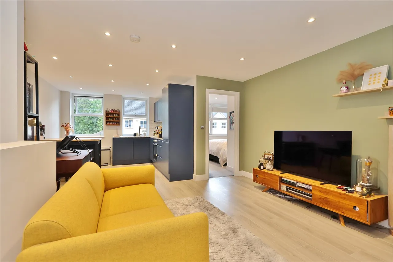 Copse Road, St. John's, GU21, photo 3