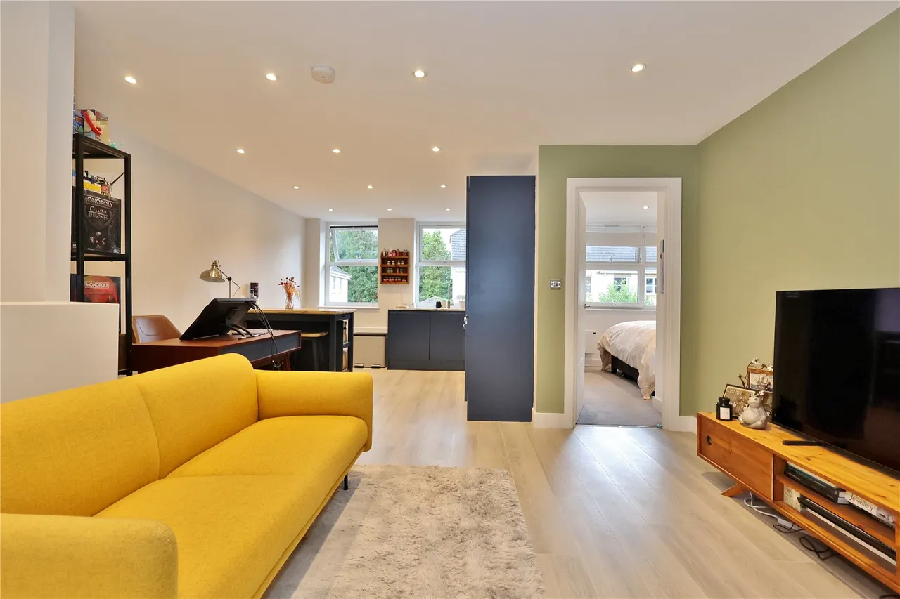 Copse Road, St. John's, GU21, photo 2