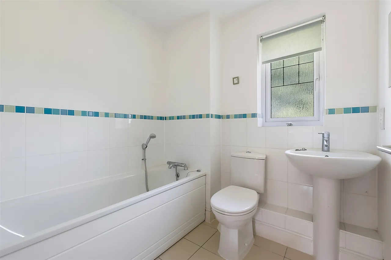 Nower Close East, Dorking, RH4, photo 9