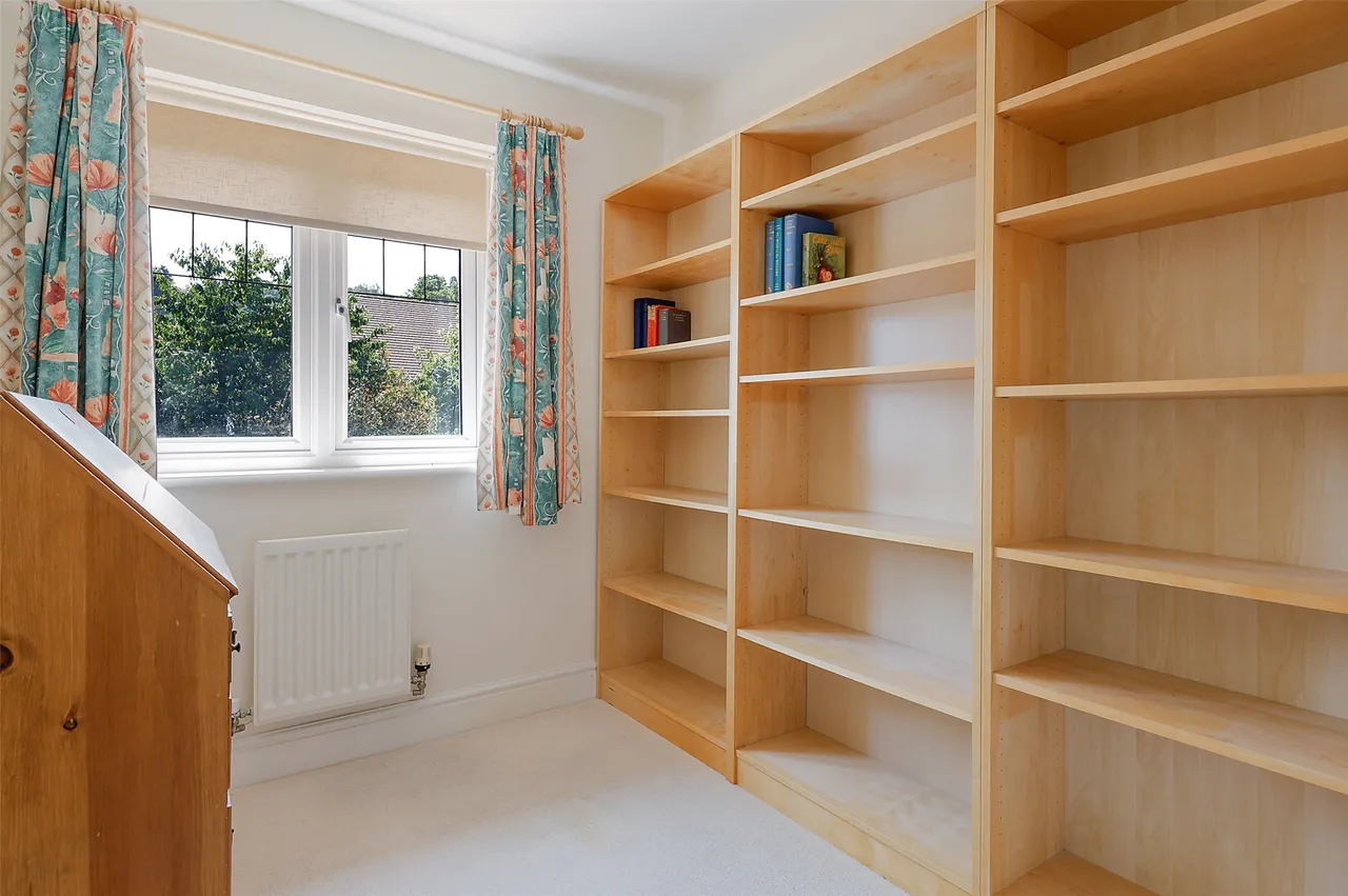 Nower Close East, Dorking, RH4, photo 13