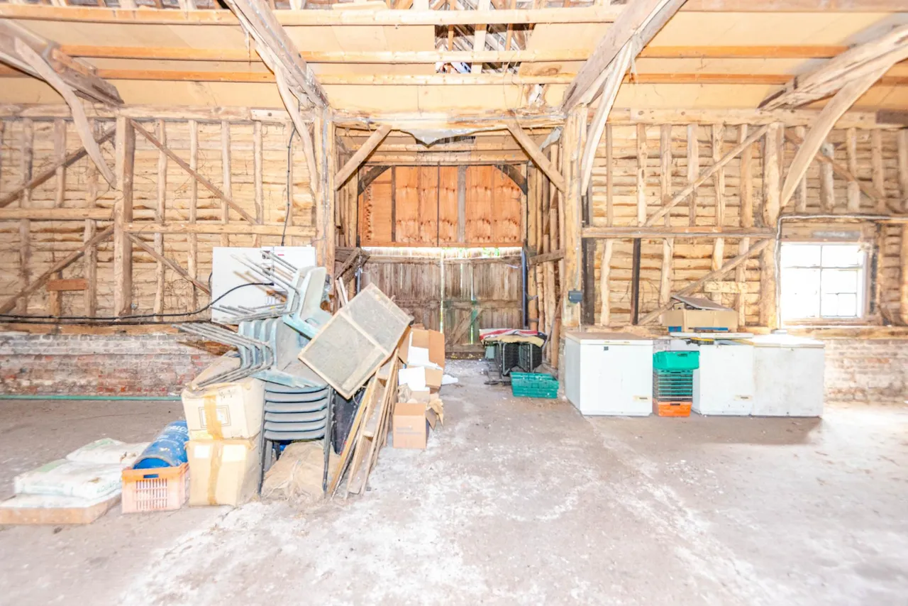 Barn For Conversion, Holyfield, photo 8