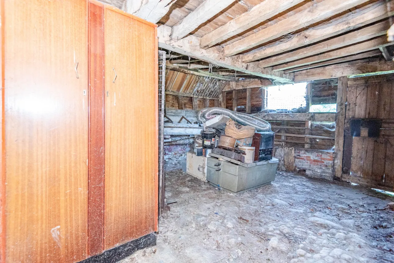 Barn For Conversion, Holyfield, photo 5