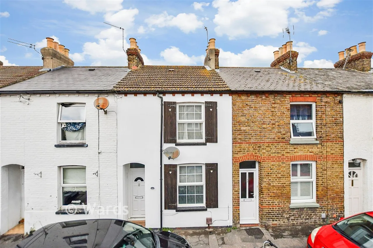 2 bed house for sale, Magdala Road, St. Peters, CT10