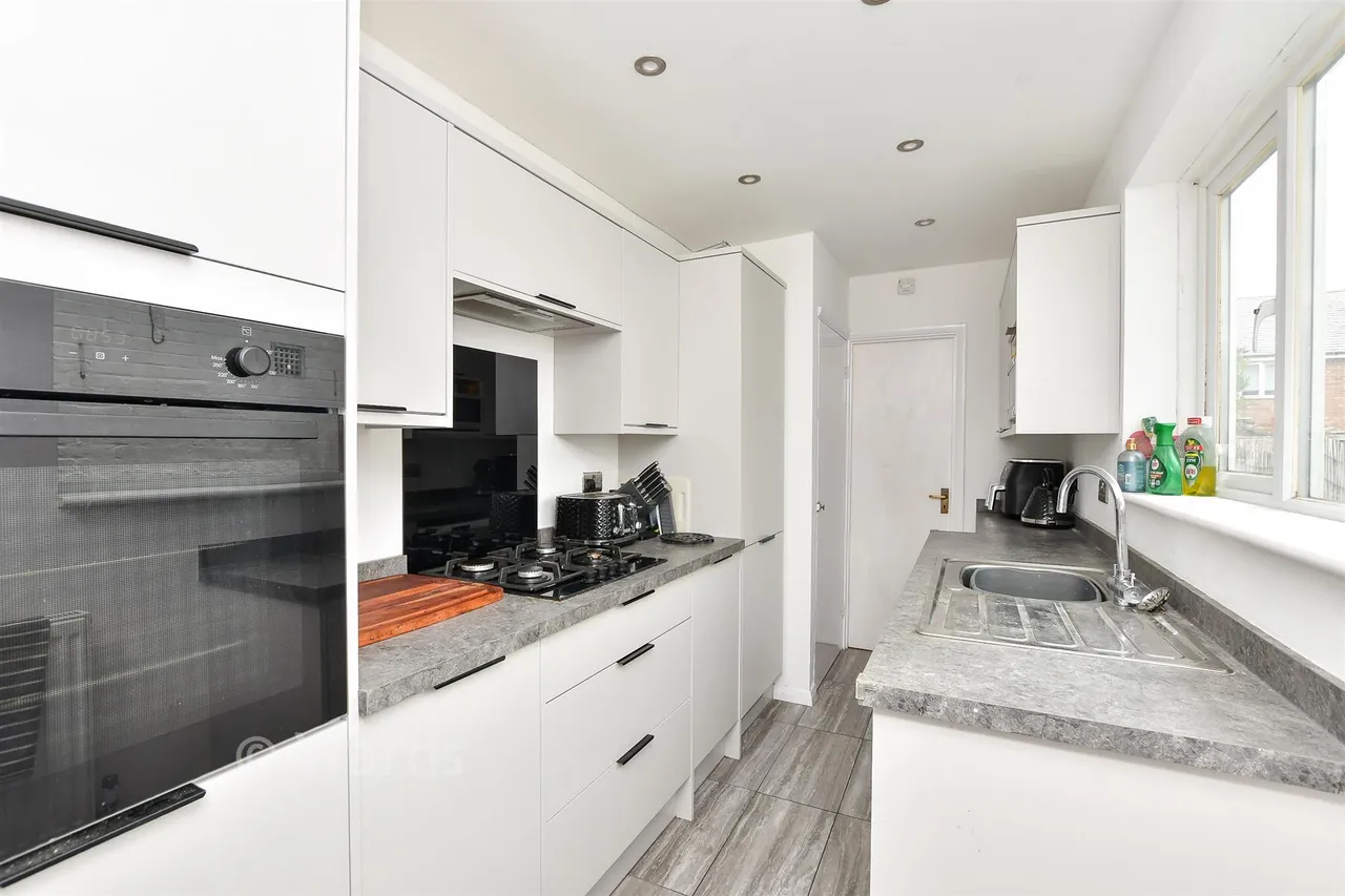 Magdala Road, St. Peters, CT10, photo 2
