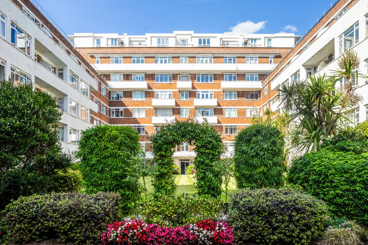 2 bed flat for sale — Upper Richmond Road, London, SW15