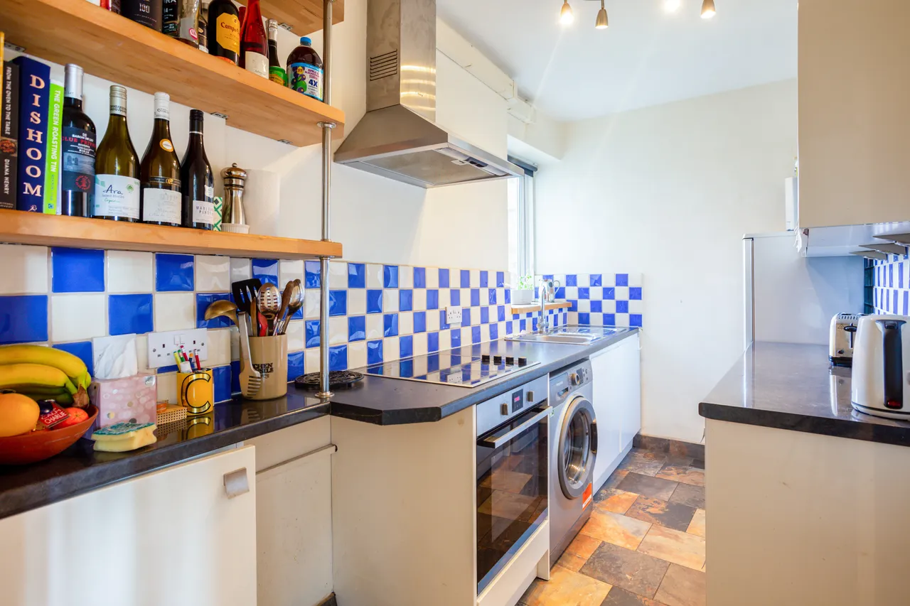 Upper Richmond Road, London, SW15, photo 4