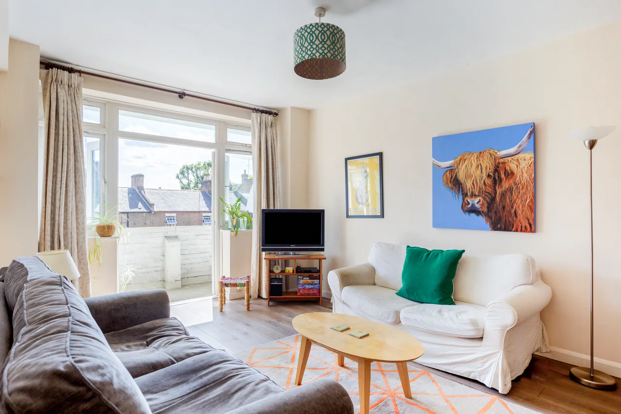 Upper Richmond Road, London, SW15, photo 2