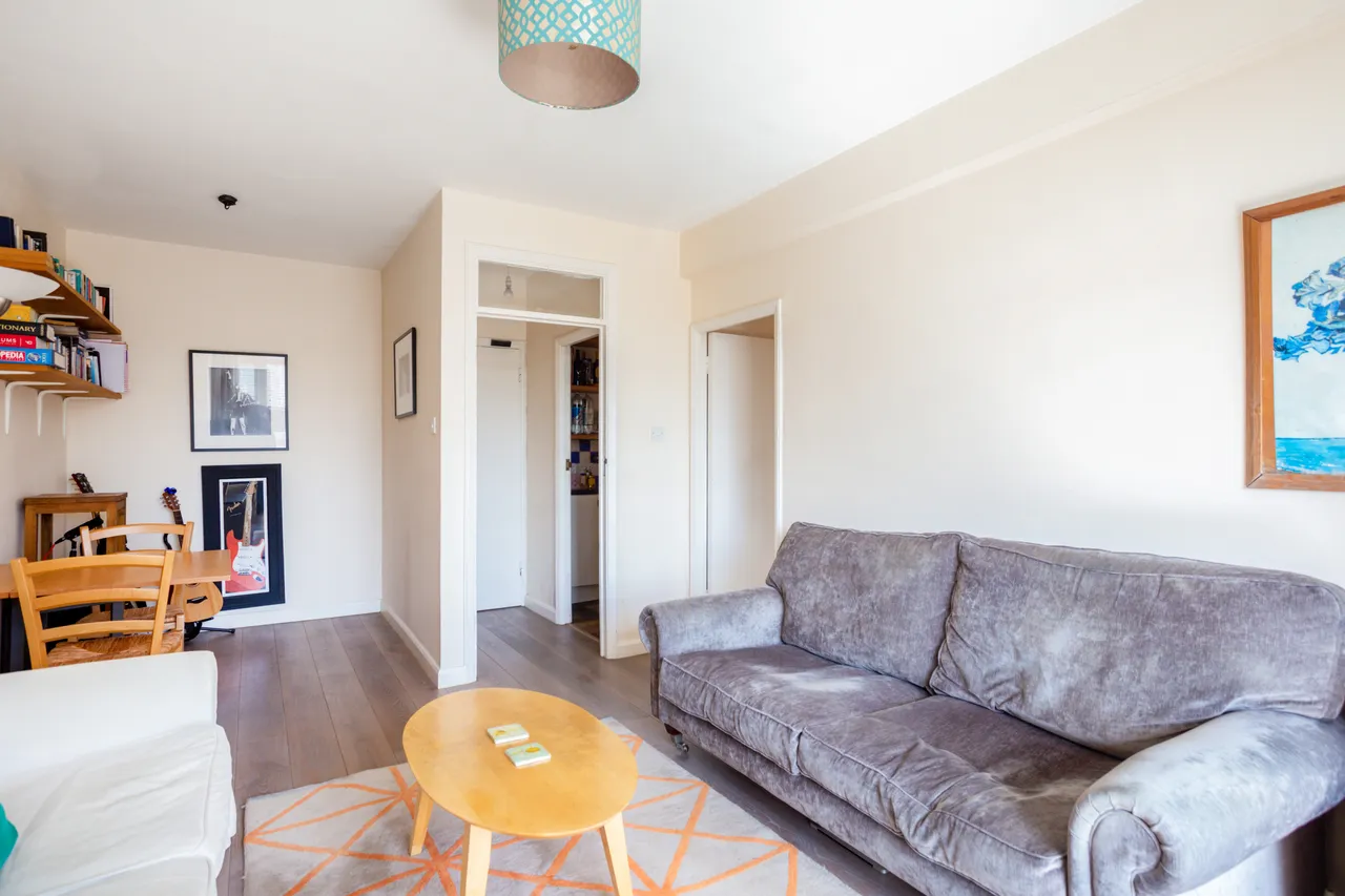 Upper Richmond Road, London, SW15, photo 5