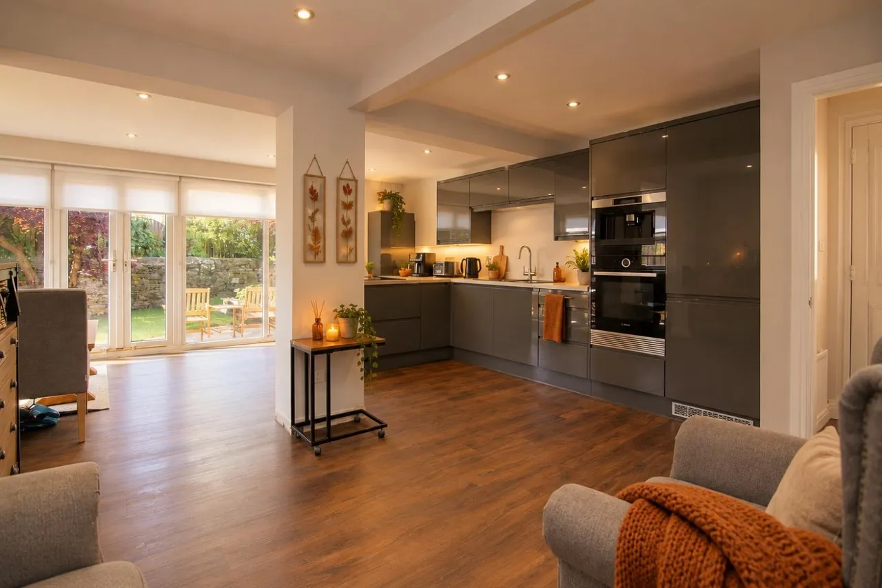 Ambleside Gardens, Pudsey, LS28, photo 8