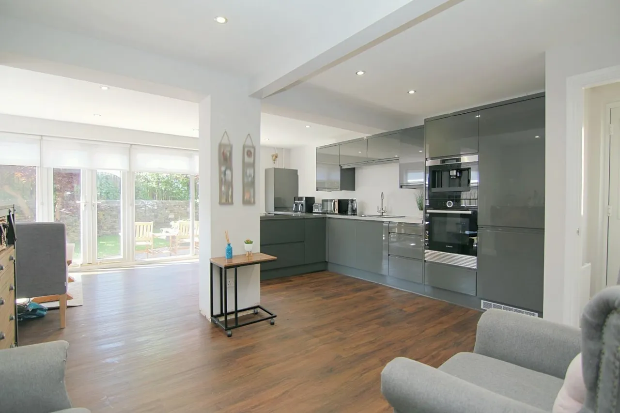Ambleside Gardens, Pudsey, LS28, photo 7
