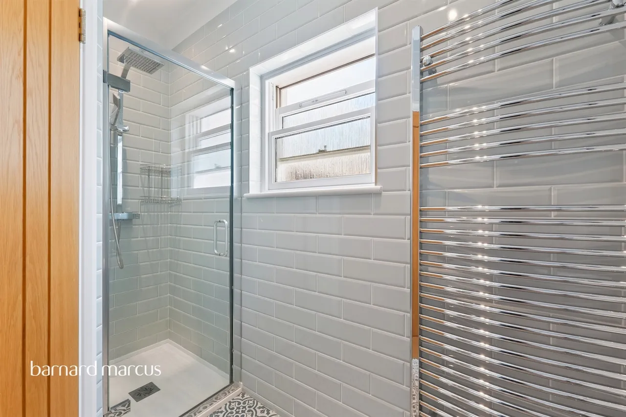 Chalk Lane, Epsom, KT18, photo 10