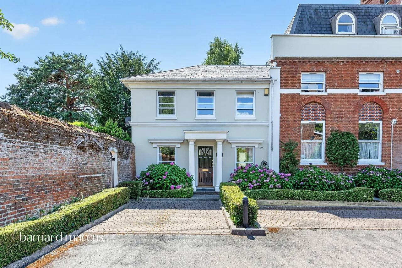 2 bed house for sale, Chalk Lane, Epsom, KT18