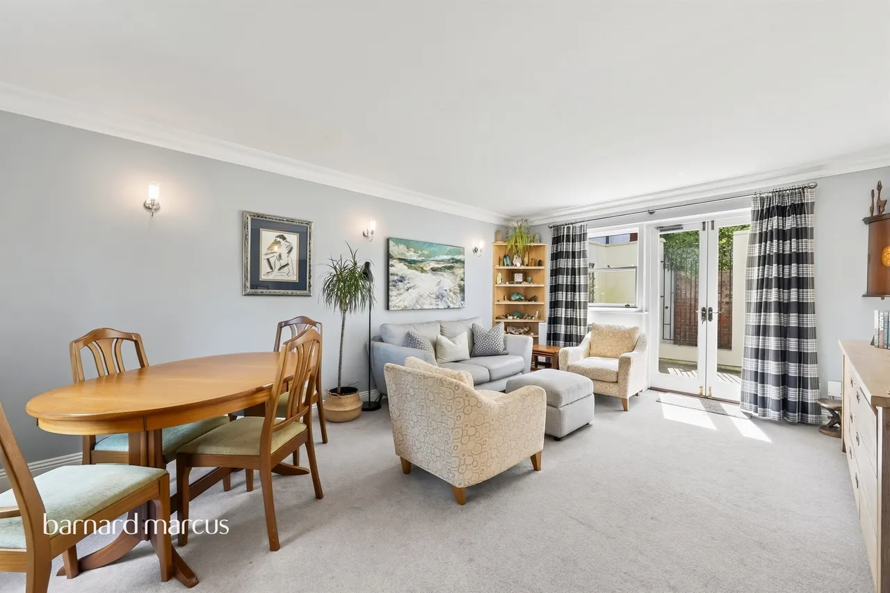 Chalk Lane, Epsom, KT18, photo 4