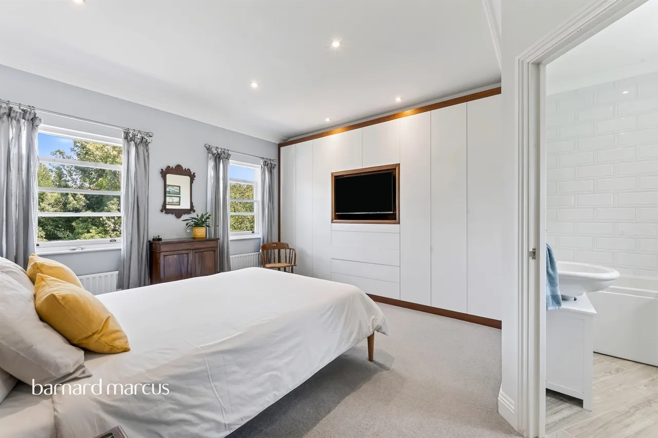 Chalk Lane, Epsom, KT18, photo 7