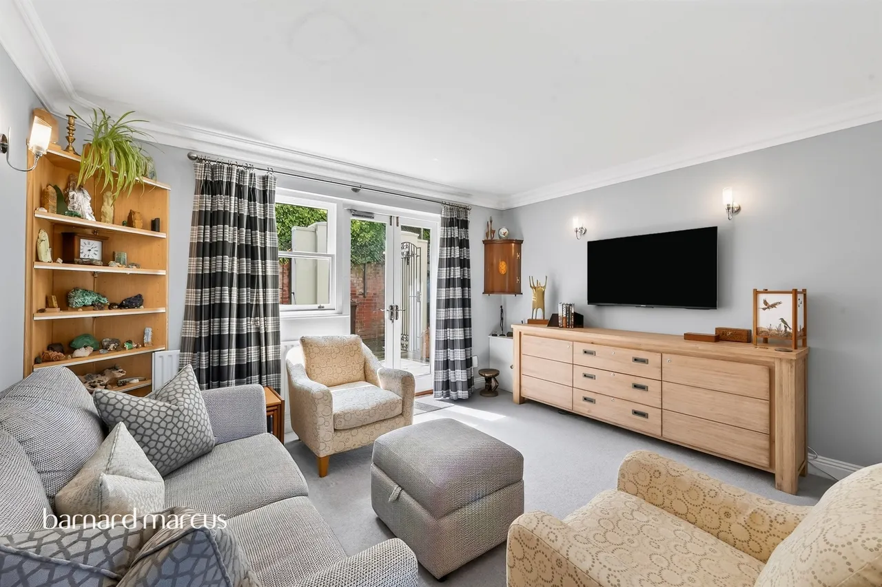 Chalk Lane, Epsom, KT18, photo 2