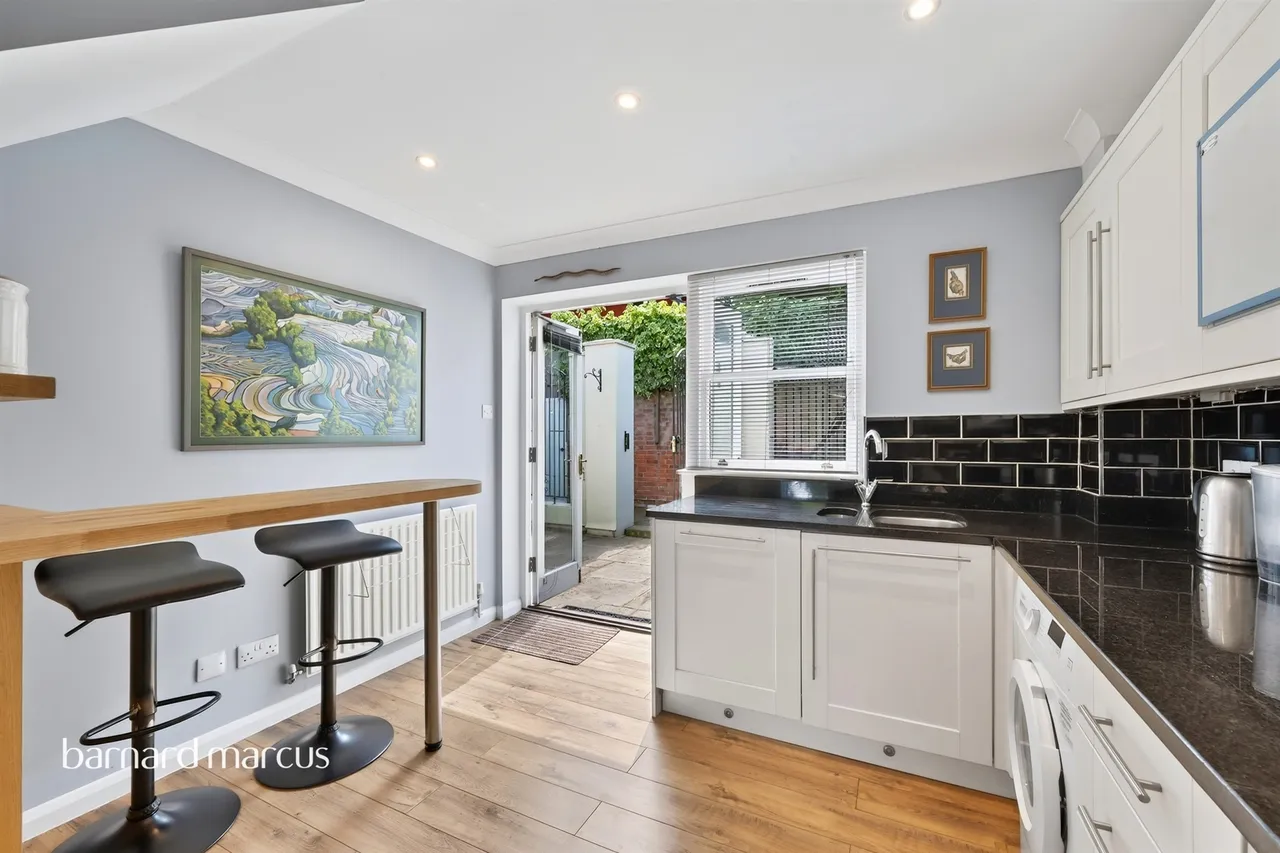 Chalk Lane, Epsom, KT18, photo 5