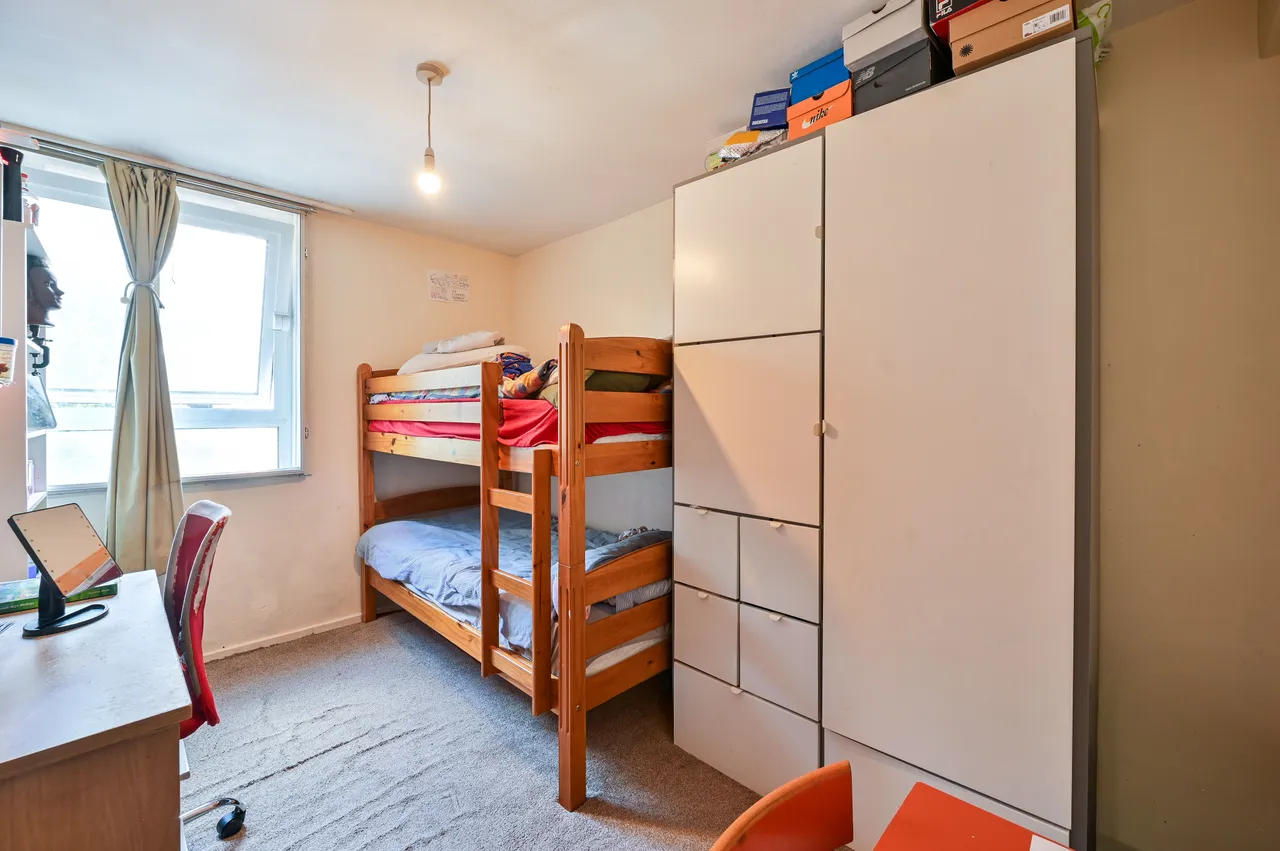 6 Casby House, Dickens Estate, London, photo 5