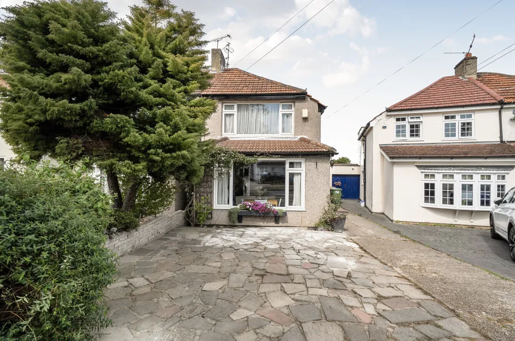 3 bed house for sale — Wyncham Avenue, Sidcup, DA15 8EU