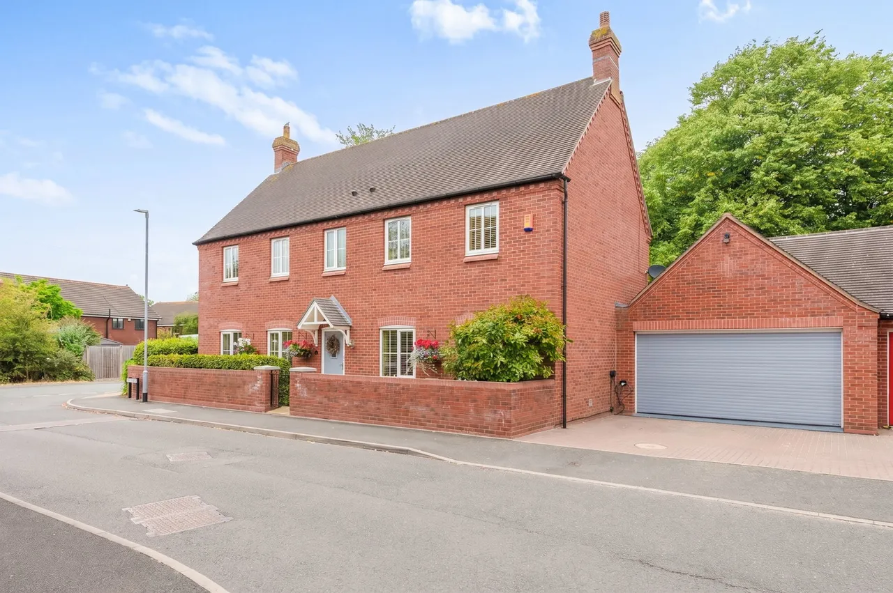 5 bed house for sale, Mellor Drive, Alrewas