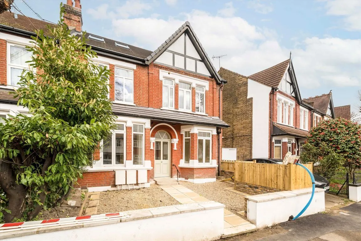 1 bed property for sale, Avenue Gardens, W3