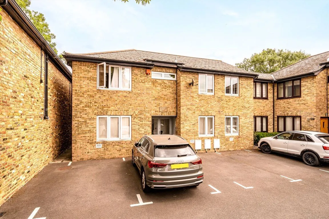 Archer Mews, TW12, photo 2