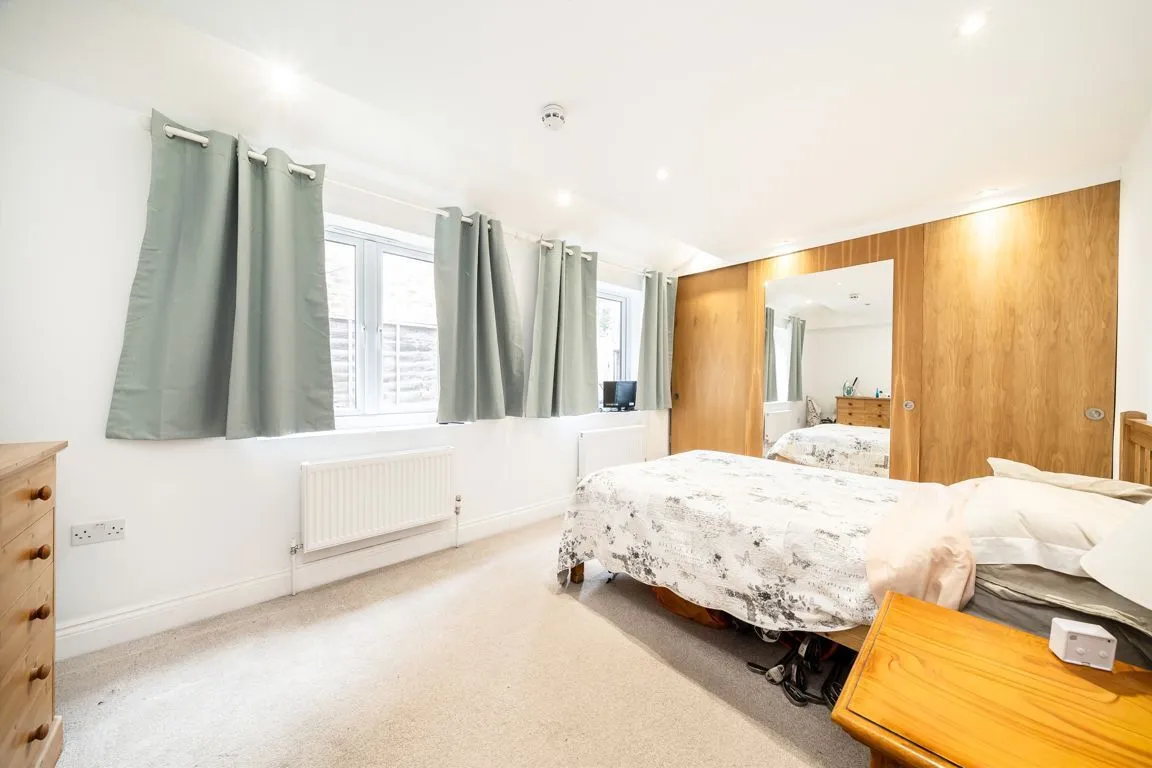 Archer Mews, TW12, photo 3