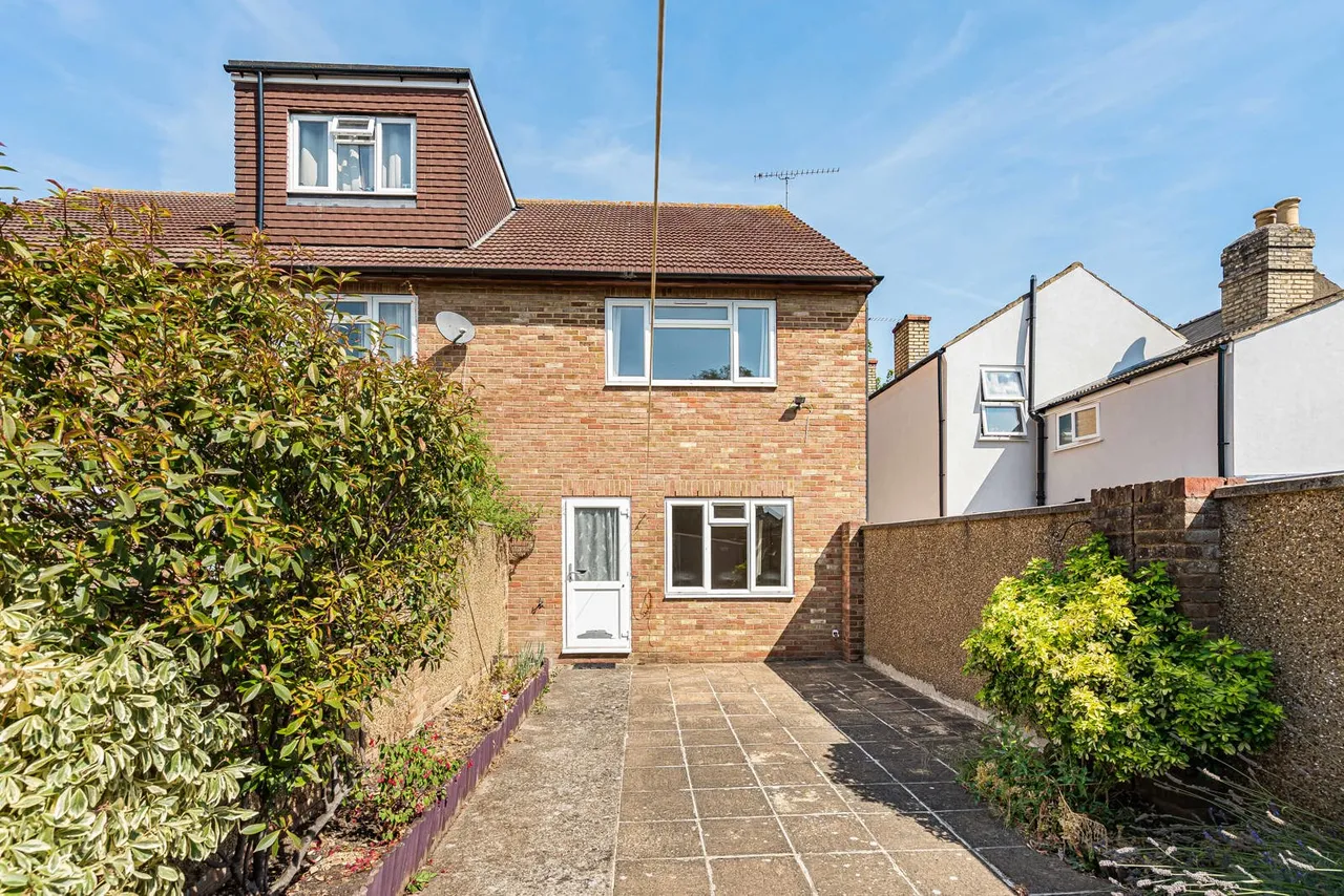 Wolsey Road, Ashford, TW15, photo 8