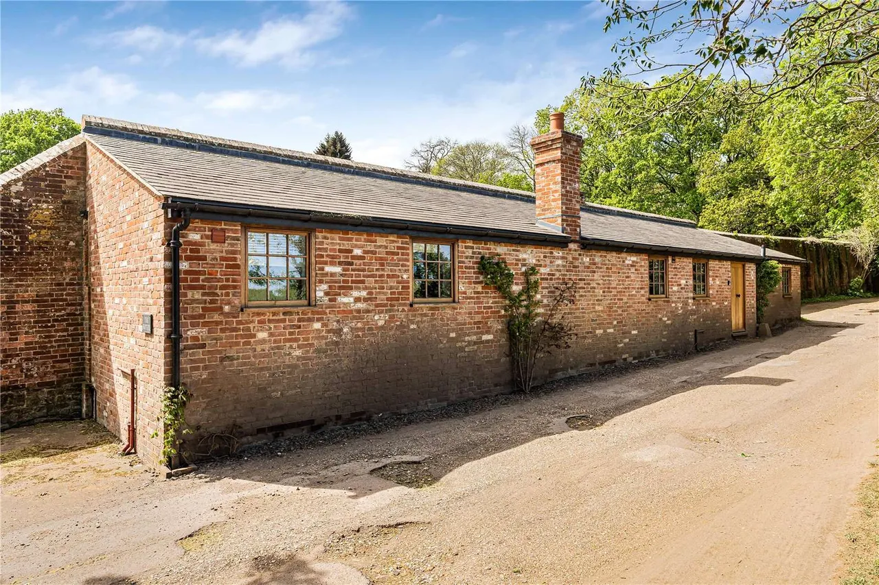 Coates, Fittleworth, RH20, photo 21