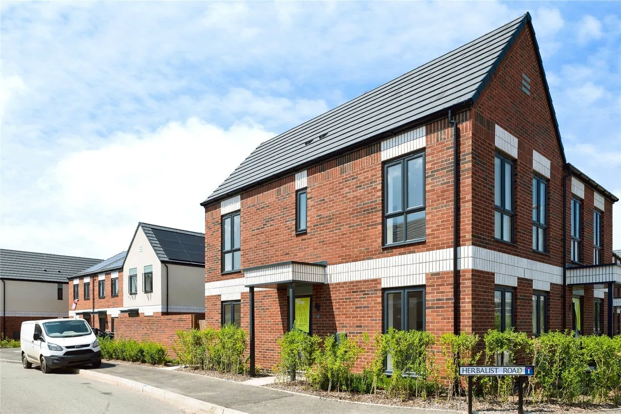3 bed house for sale, Trentside, Beeston, NG90
