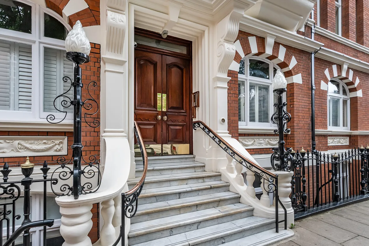 Iverna Court, LONDON, W8, photo 2