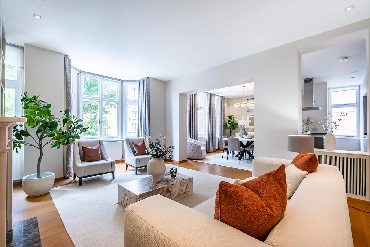 3 bed flat for sale — Iverna Court, LONDON, W8
