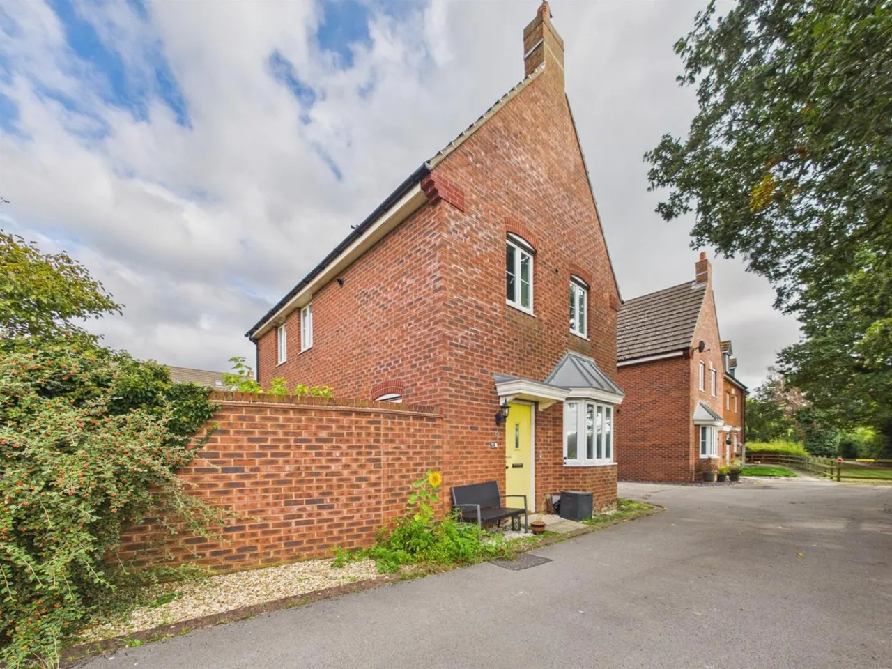 3 bed house for sale, Tall Pines Road, Witham St Hughs, LN6