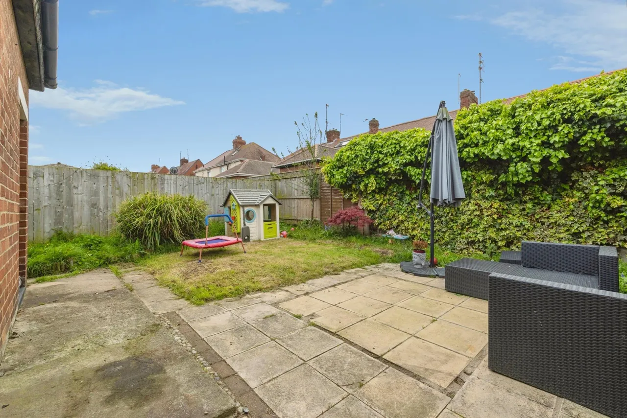 Queens Avenue, Seaburn, SR6, photo 13