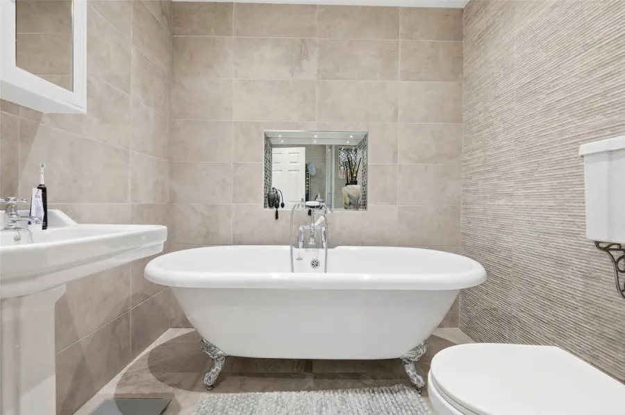with 4 bedrooms in Little Hallingbury, Bishop's Stortford, CM22, photo 17