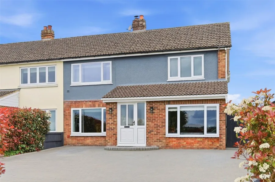 with 4 bedrooms in Little Hallingbury, Bishop's Stortford, CM22, photo 3