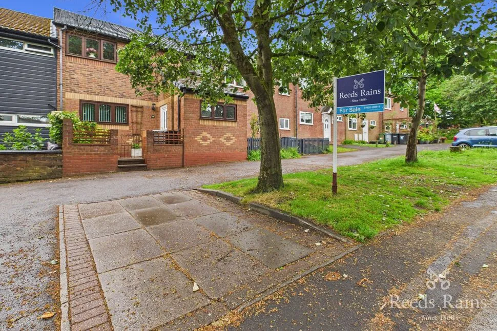 3 bed house for sale, Kendal Road, Macclesfield, SK11
