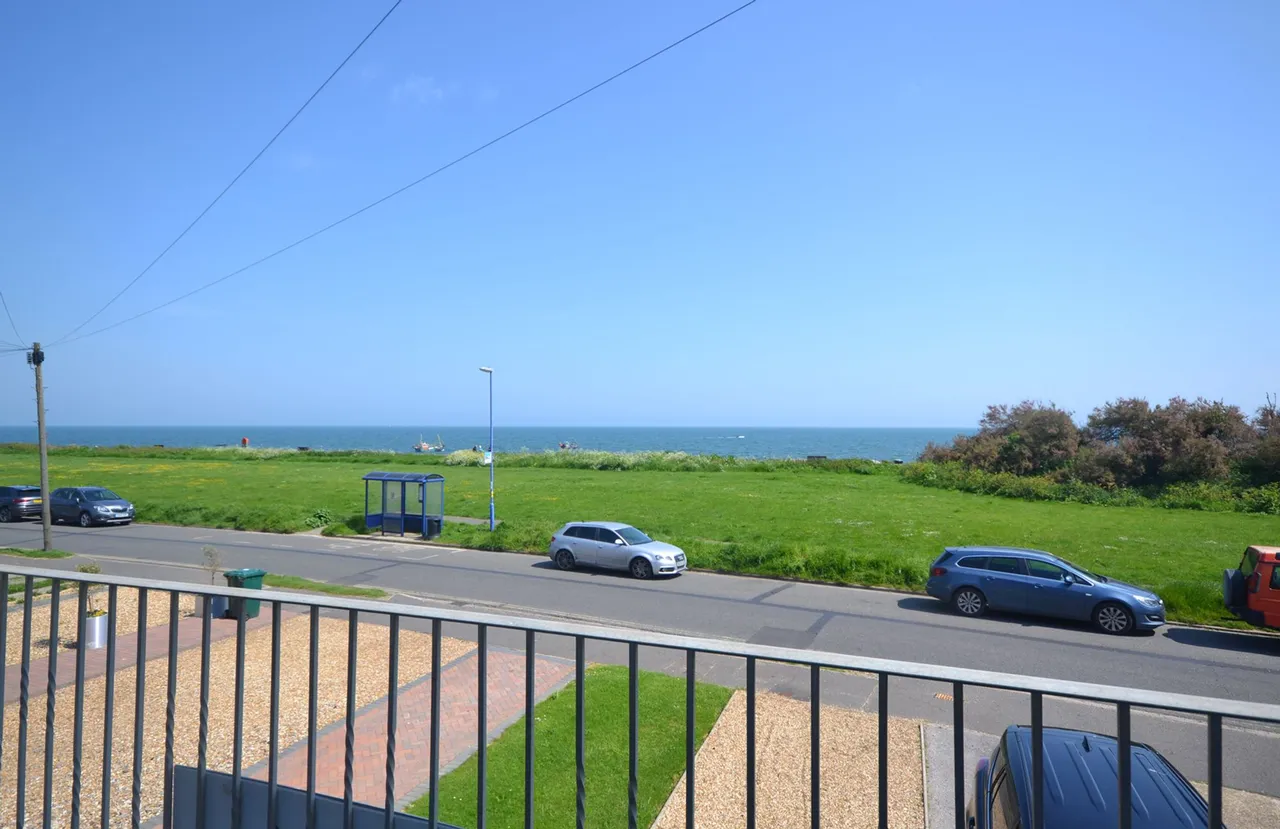 3 bed property for sale, Kingsway, Selsey, PO20