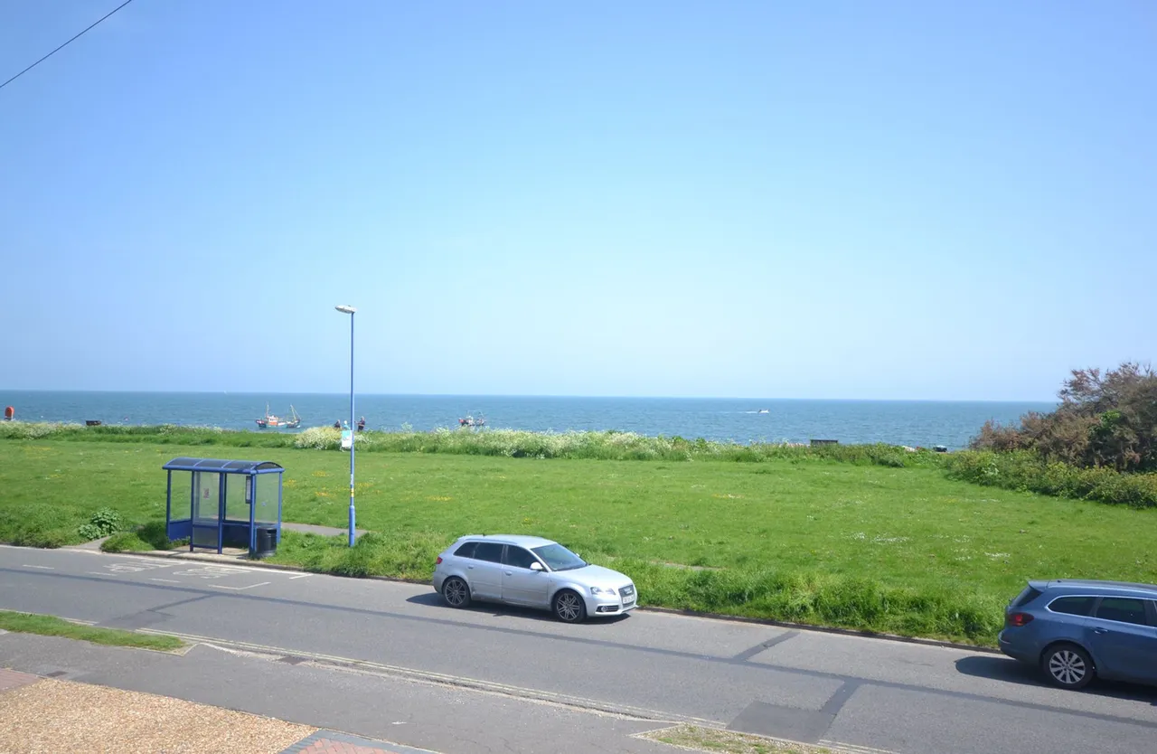 Kingsway, Selsey, PO20, photo 17