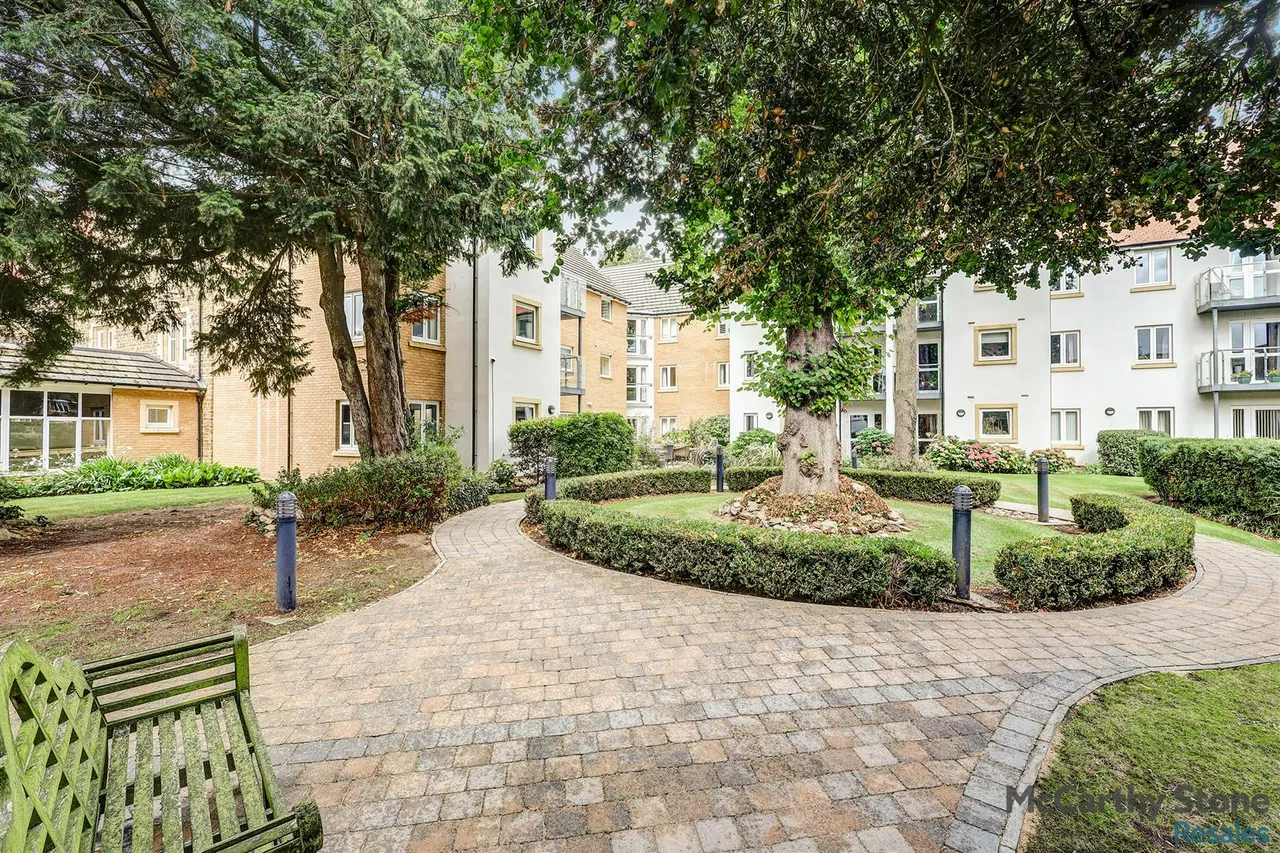 2 bed flat for sale, Welford Road, Northampton, NN2