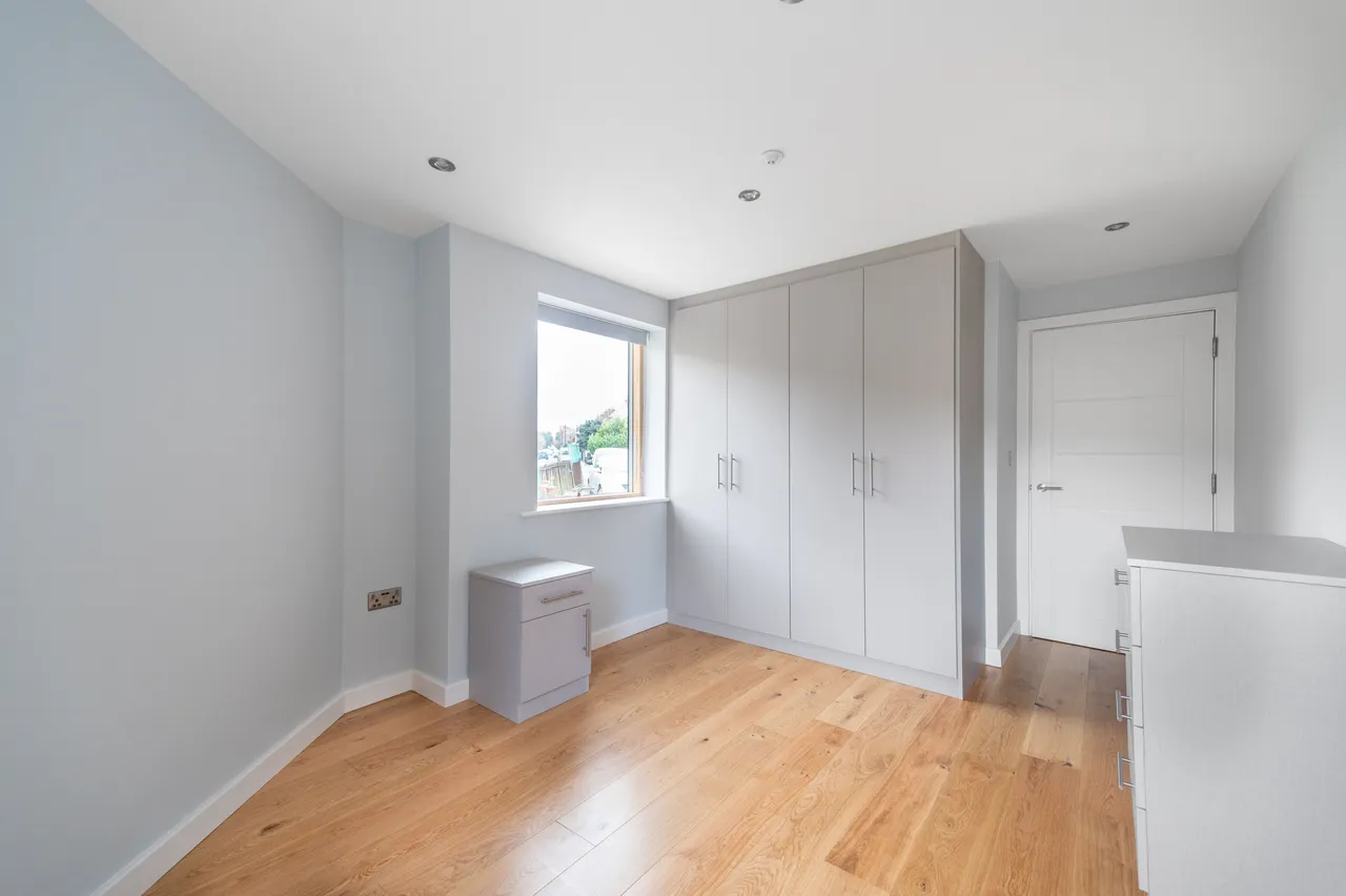 London, NW2, photo 6