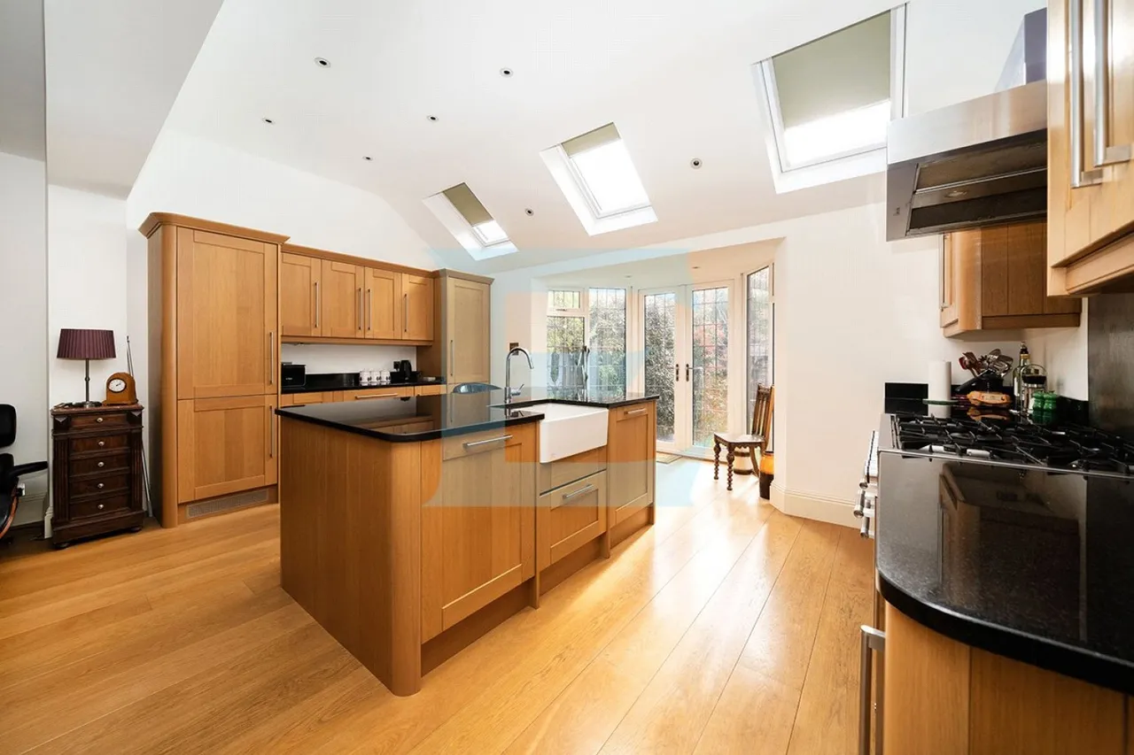 Stoneyfields Lane, Edgware, HA8, photo 13