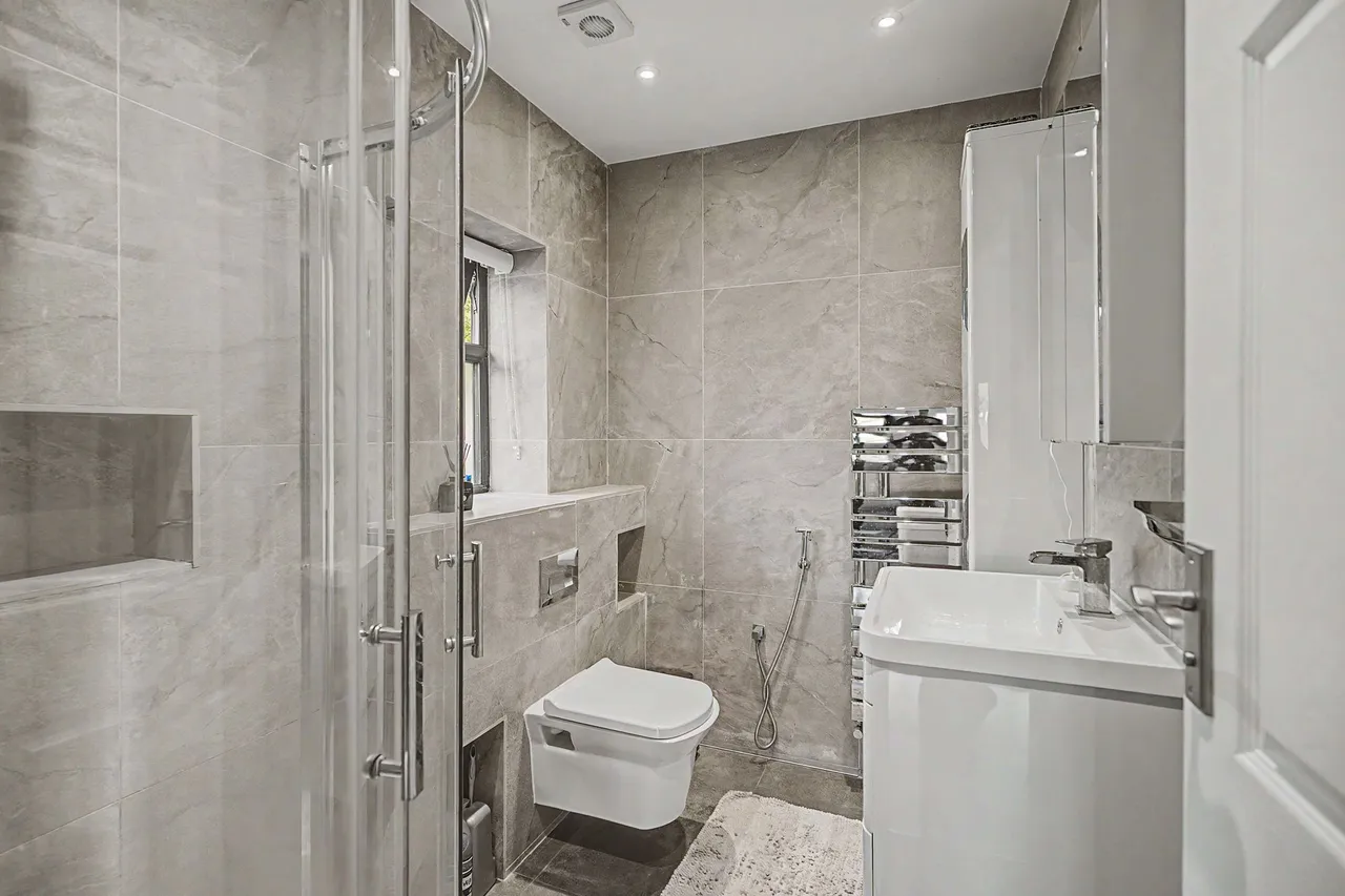 Courtney Place, Altrincham, photo 13