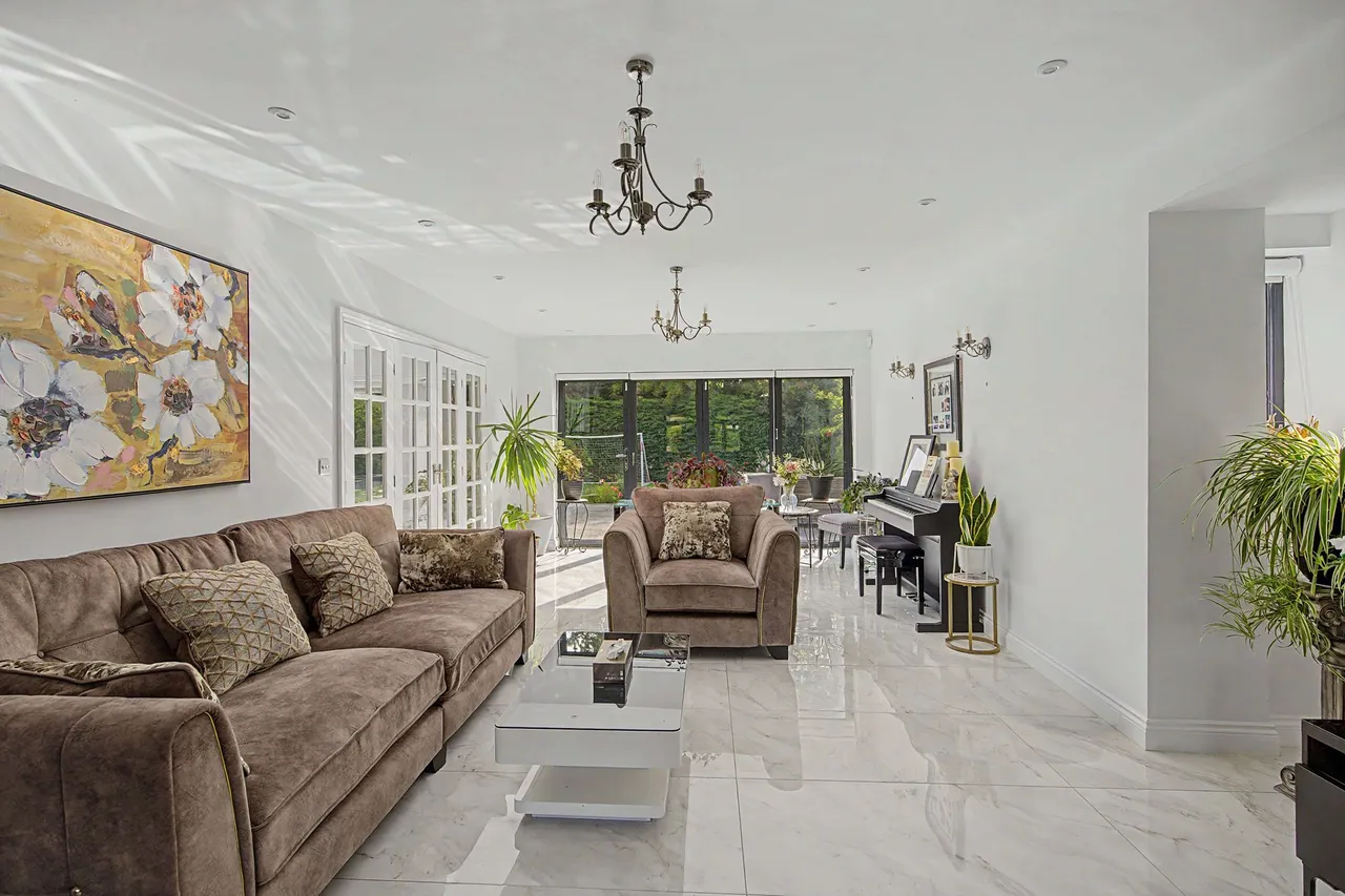Courtney Place, Altrincham, photo 6