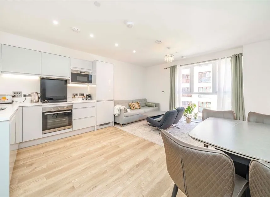 Justice Place, Brentford, TW8, photo 2