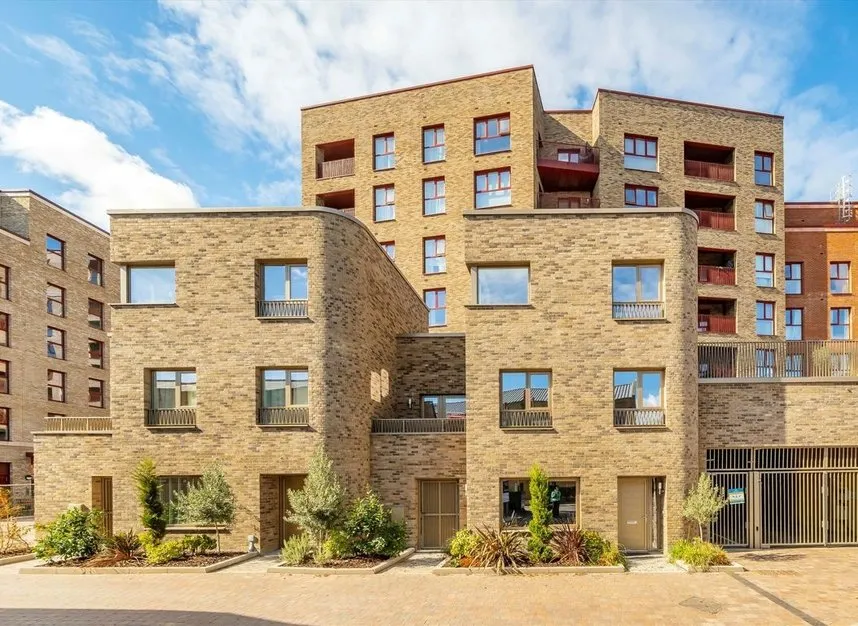 1 bed flat to rent, Justice Place, Brentford, TW8